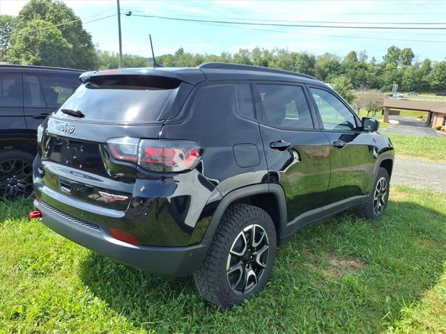 Used 2024 Jeep Compass Trailhawk w/ Trailhawk Elite Group AWD/4WD image 8