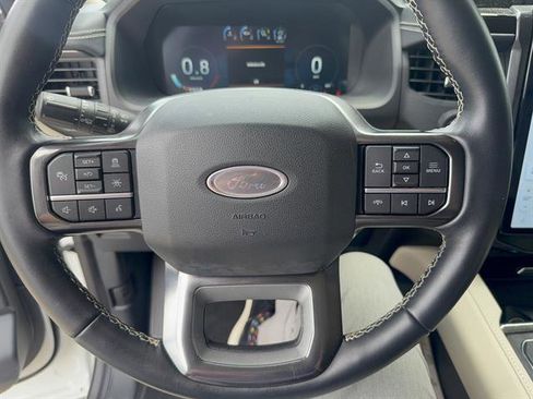 Used 2023 Ford Expedition Platinum RWD image 8