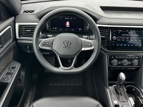 Used 2023 Volkswagen Atlas Cross Sport SE AWD/4WD image 14