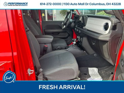 Used 2024 Jeep Wrangler Unlimited Sahara AWD/4WD image 16