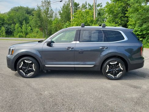 Used 2024 Kia Telluride EX w/ EX Captain's Chair Package AWD/4WD image 8