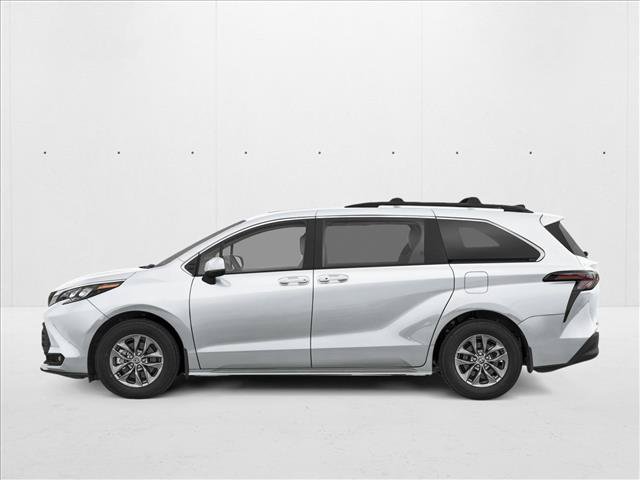 Used 2026 Toyota Sienna XLE FWD image 3
