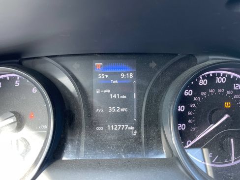 Used 2021 Toyota Camry SE FWD image 19