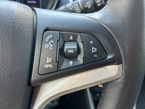 Used 2019 Chevrolet Trax LT w/ LT Convenience Package FWD image 25