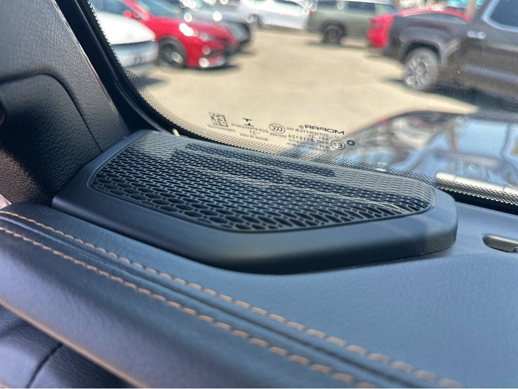 Used 2021 Jeep Wrangler Unlimited Sahara AWD/4WD image 36