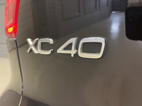 Used 2023 Volvo XC40 B5 Core w/ Protection Package Premier image 33