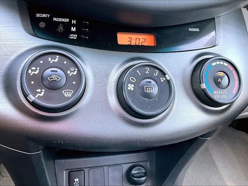 Used 2012 Toyota RAV4 4WD w/ Upgrade Value Pkg image 30