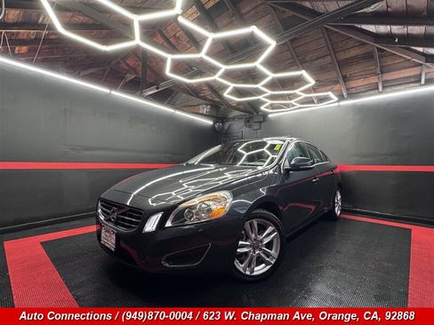 Used 2013 Volvo S60 T5 FWD image 2