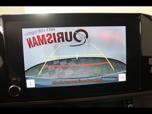 Used 2025 Toyota Camry LE image 30