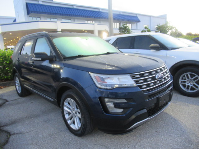 Used 2017 Ford Explorer XLT w/ Equipment Group 201A FWD image 1
