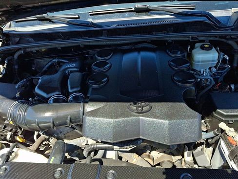 Used 2017 Toyota 4Runner SR5 Premium AWD/4WD image 30