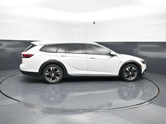 Used 2018 Buick Regal Essence w/ Driver Confidence Package #1 AWD/4WD image 11