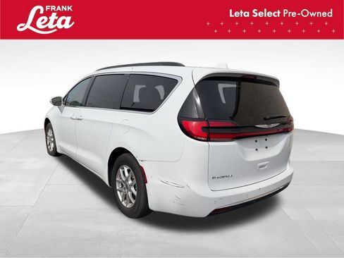 Used 2022 Chrysler Pacifica Touring-L image 4