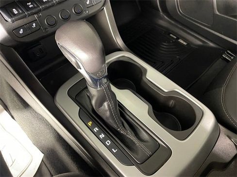 Certified 2022 Chevrolet Colorado ZR2 w/ ZR2 Midnight Special Edition image 9