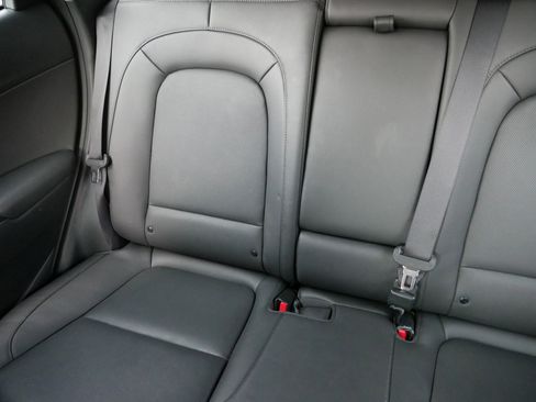 Used 2023 Hyundai Kona Limited image 12