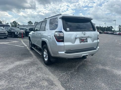 Used 2021 Toyota 4Runner SR5 Premium w/ Moonroof Package RWD image 5