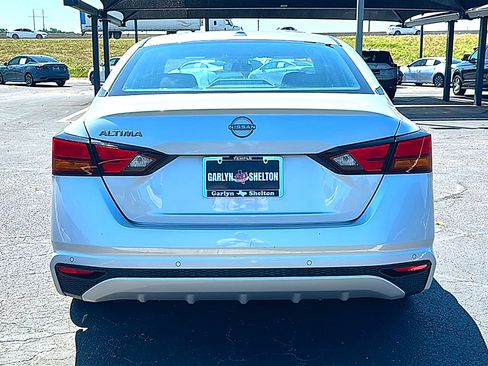Used 2025 Nissan Altima 2.5 SV FWD image 7