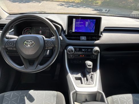 Used 2025 Toyota RAV4 XLE w/ Convenience Package image 29