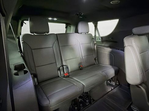 New 2026 Chevrolet Suburban LT w/ Comfort Package AWD/4WD image 28