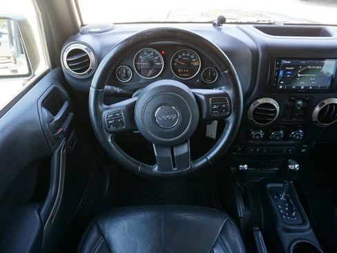 Used 2017 Jeep Wrangler Unlimited Sahara AWD/4WD image 38