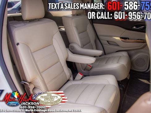 Used 2019 GMC Acadia Denali w/ Technology Package FWD image 8