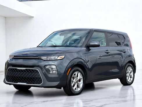 Used 2021 Kia Soul S FWD image 2