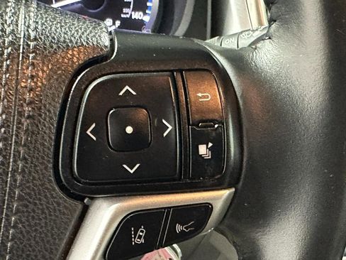 Used 2019 Toyota Highlander Plus image 28