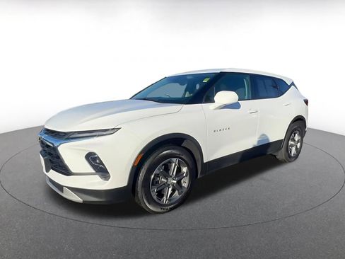 Used 2025 Chevrolet Blazer LT FWD image 8