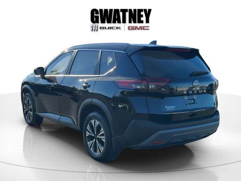 Used 2023 Nissan Rogue SV w/ SV Premium B Package image 5