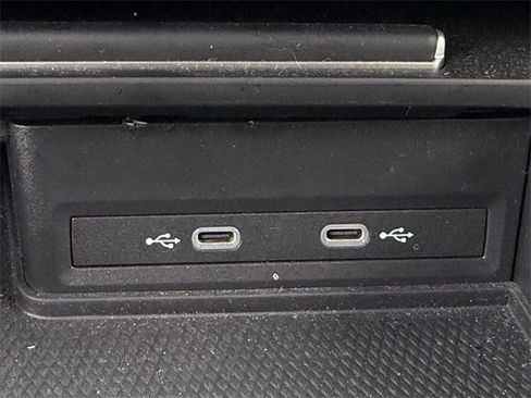 Used 2025 Volkswagen Atlas SE image 21