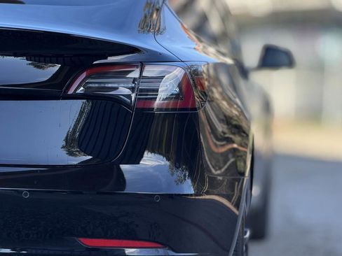 Used 2018 Tesla Model 3 Long Range image 10