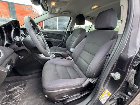 Used 2015 Chevrolet Cruze LT FWD image 9