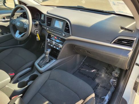 Used 2020 Hyundai Elantra SE w/ Cargo Package (C1) image 15