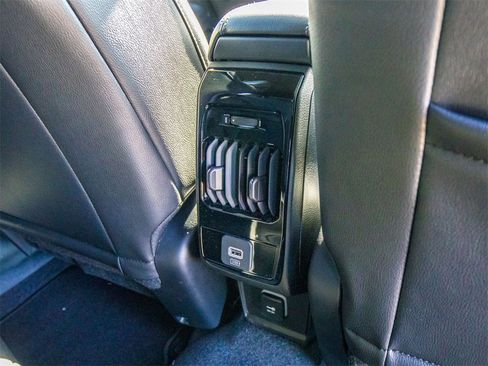 New 2026 Jeep Compass Latitude image 19