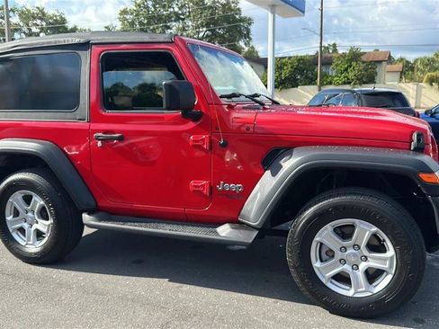 Used 2019 Jeep Wrangler Sport AWD/4WD image 6