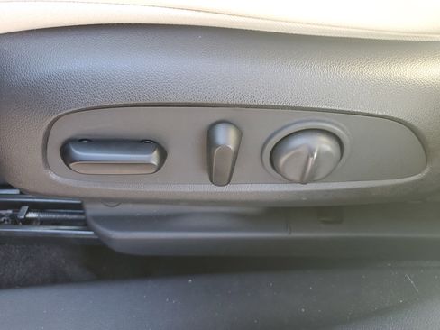 Used 2021 Buick Encore GX Essence w/ Experience Buick Package image 18