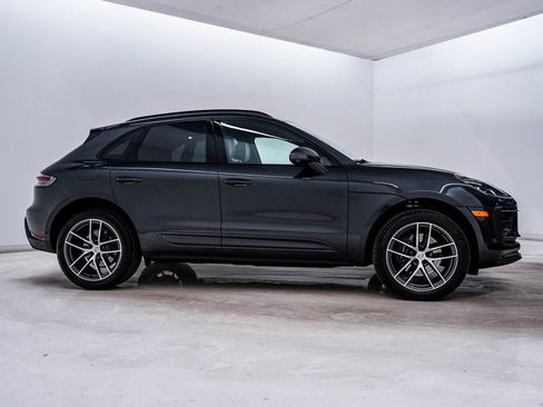 Certified 2025 Porsche Macan image 9