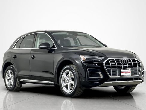 Used 2023 Audi Q5 2.0T Premium w/ Convenience Package image 7