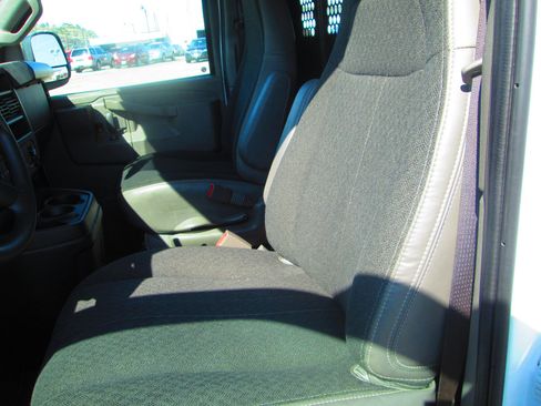 Used 2023 Chevrolet Express 2500 w/ Driver Convenience Package image 8