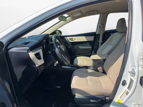 Used 2015 Toyota Corolla LE FWD image 9