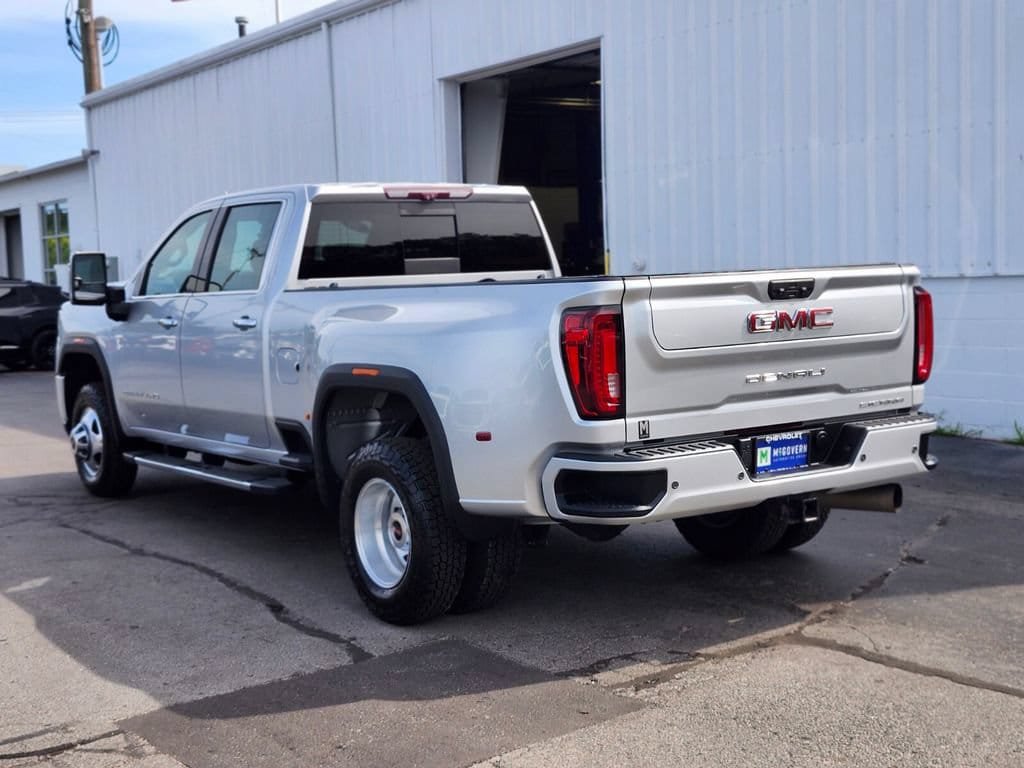 Used 2020 GMC Sierra 3500 Denali w/ Denali Ultimate Package AWD/4WD image 3