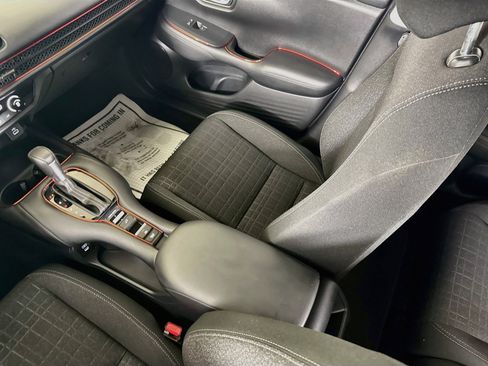 Certified 2025 Honda HR-V LX image 26