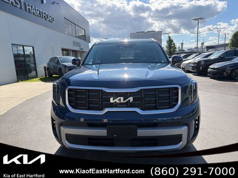 Certified 2023 Kia Telluride S w/ S Sunroof Package AWD/4WD image 4