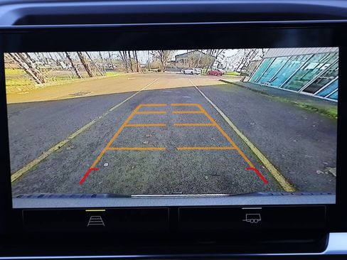 Used 2025 Chevrolet Silverado 1500 LT image 16