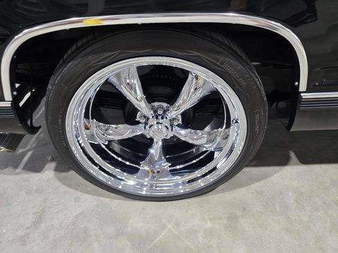 Used 1990 Chevrolet Silverado 1500 2WD Regular Cab image 25