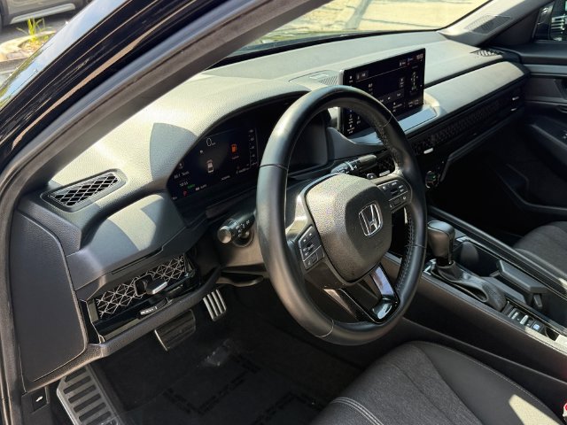 Used 2025 Honda Accord Sport image 12