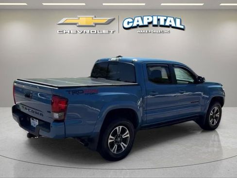 Used 2019 Toyota Tacoma TRD Sport image 5