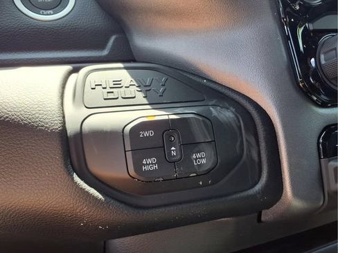 New 2026 RAM 2500 Big Horn AWD/4WD image 18