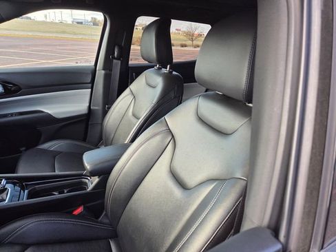 Used 2025 Jeep Compass Limited w/ Sun & Sound Group AWD/4WD image 15