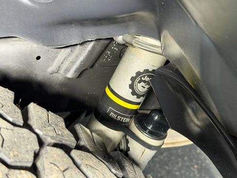 Used 2024 Jeep Wrangler Unlimited image 30